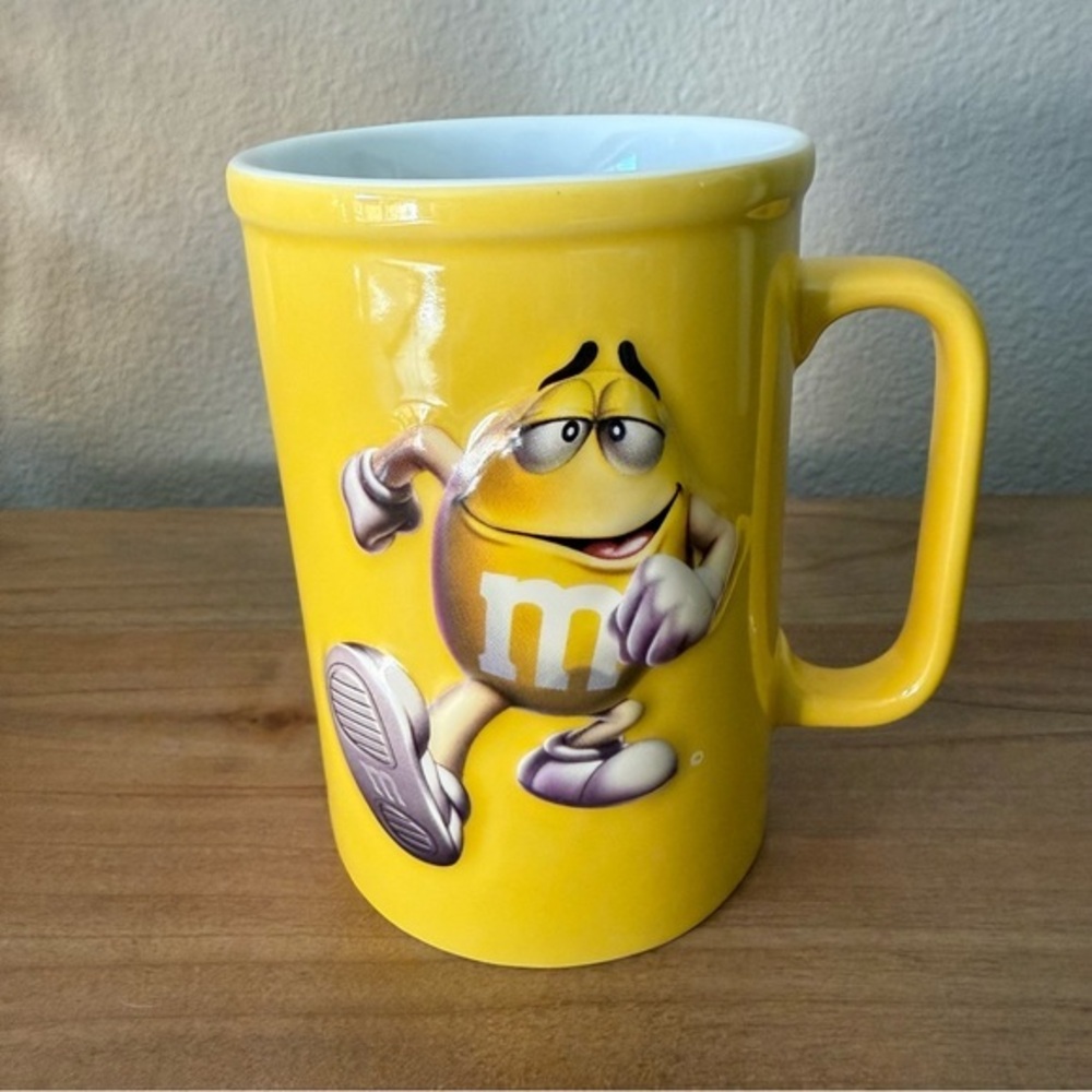 💙M&M’s 2006’ yellow collectible mug